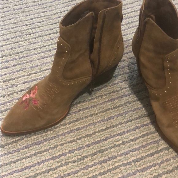 Ash embroidrer bootie - Picture 6 of 8